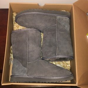 AUTHENTIC Short UGG boots